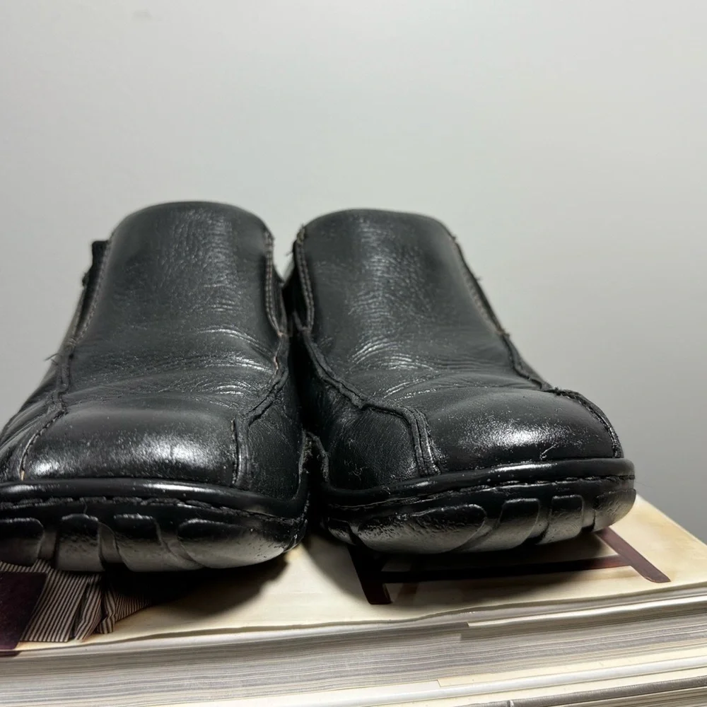 Born Men's Black Leather Size 9 Slip-On Shoes